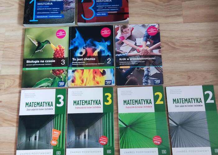 Grajewo ogłoszenia: Sprzedam podręczniki widoczne na zdjęciu.
Historia ślady czasu...