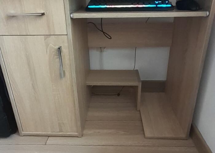 Grajewo ogłoszenia: Sprzedam biurko używane przez 3 miesiące. Wymiary blatu 90x50cm....