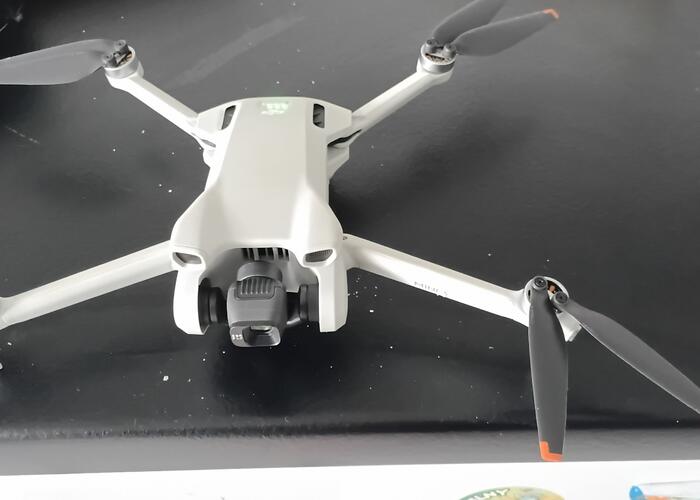 Grajewo ogłoszenia: Sprzedam drona Dji mini 3 kontroler LCD 26 cykli ładowania