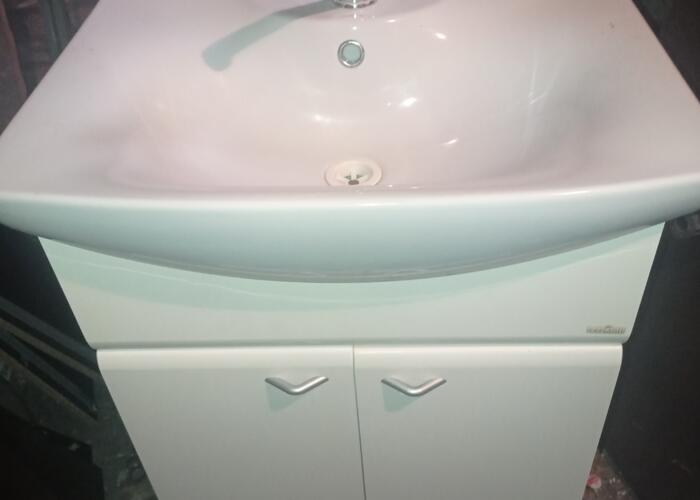 Grajewo ogłoszenia: Sprzedam umywalkę wraz z szafką i kranem szerokość 60 cm