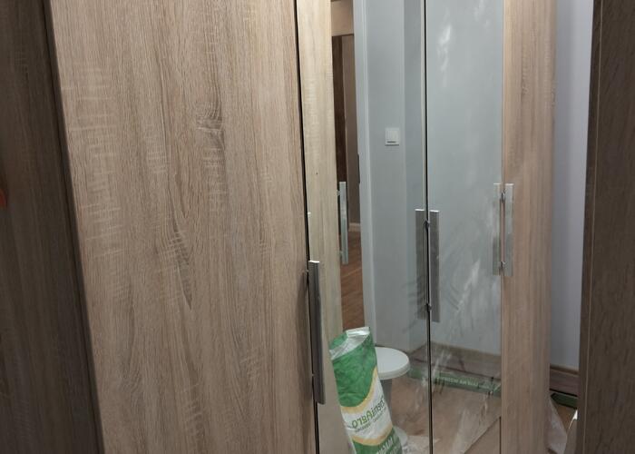 Grajewo ogłoszenia: Na sprzedaż 3 szafy.
 Jedna duża podwójna wys. 212 cm...