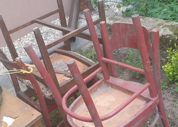 Grajewo ogłoszenia: Oddam stół i 4 krzesła, może komuś się przydadzą,...