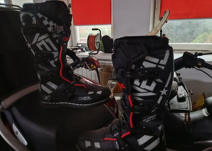 Grajewo ogłoszenia: Sprzedam buty na motocykl przywiezione z USA rozmiar 45 znanej firmy.