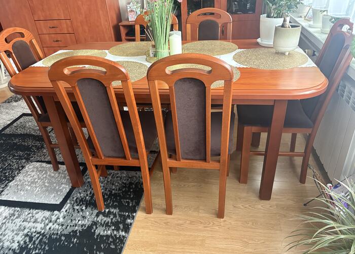 Grajewo ogłoszenia: Sprzedam rozkładany stół z 6 krzesłami.
Cena do negocjacji.