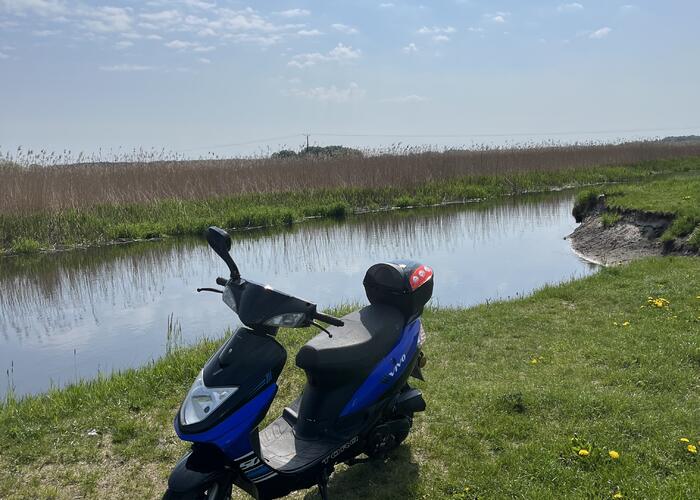 Grajewo ogłoszenia: Witam! Sprzedam skuterka jak nowy z małym przebiegiem 2 tys...