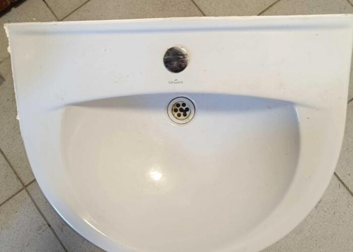 Grajewo ogłoszenia: Sprzedam umywalkę widoczną na zdjęciu - 60 cm, dobry stan.
