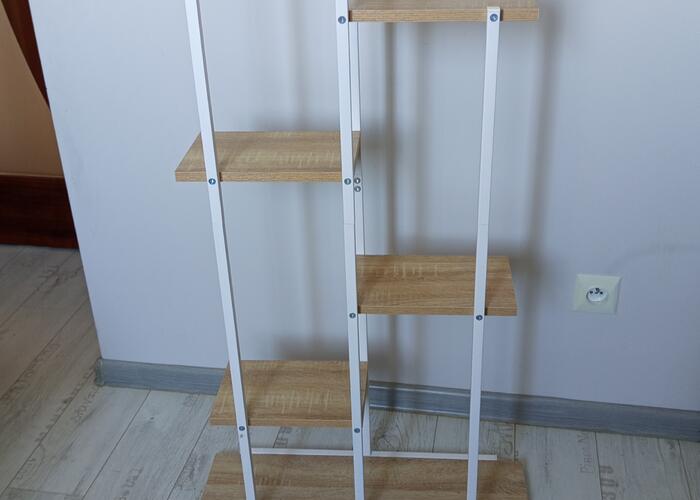 Grajewo ogłoszenia: Sprzedam kwietnik stojący biały  wys.117cm pułki 26 cm na 17 ....
