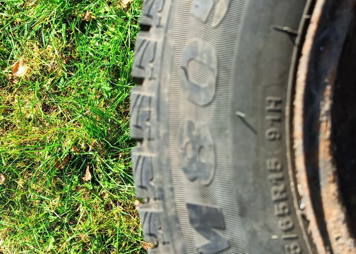 Grajewo ogłoszenia: Sprzedam opony 4 szt. zimowe.Jeżdżone 1 sezon. 195/65 R15....