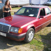 25. Mercedes Benz W124 – 2.0 D 1992 r. – 6 500 zł – tel. 796 658 305
