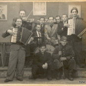 1. 1949 zespół muzyczny z lewej na dole Balicki Wacław