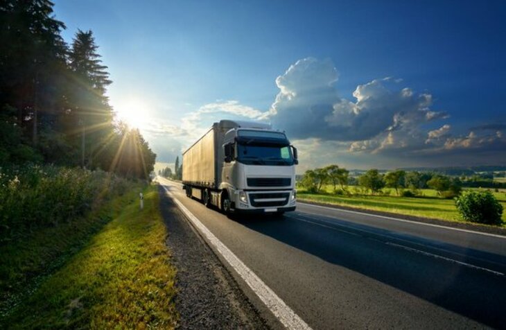 Zakazy dla ciężarówek: co warto wiedzieć?