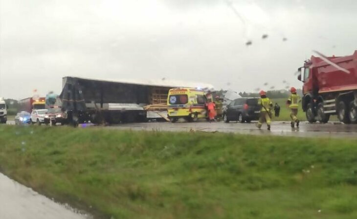 Wypadek na DK8 z udziałem sześciu aut