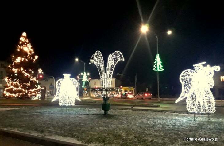 Świąteczne iluminacje rozświetlają miasto