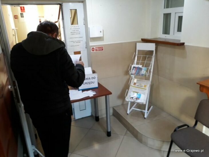 Wraca normalna praca urzędów (od 01.03)