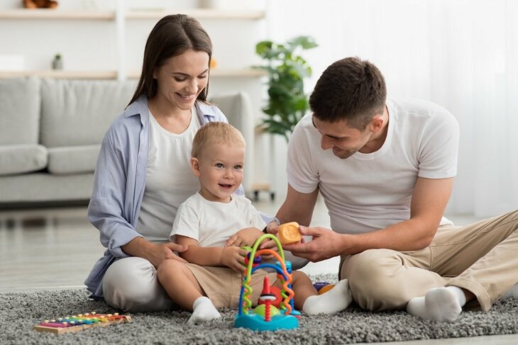 Jak znaleźć idealne zabawki dla niemowlaka?