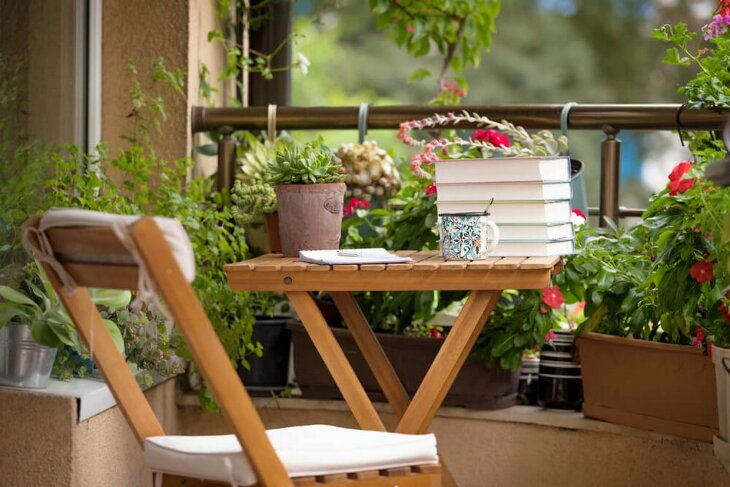 Mało miejsca na balkonie? Brak pomysłu na aranżację? Ogród wertykalny może być doskonałym rozwiązaniem!