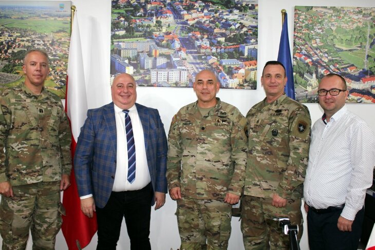 Spotkanie Burmistrza z żołnierzami Batalionowej Grupy Bojowej