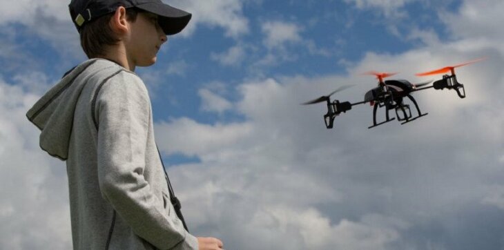 Jak wybrać odpowiedni dron dla dzieci?