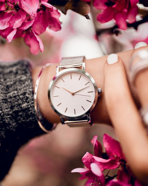 Najlepsze zegarki damskie - jak wybrać idealny czasomierz?