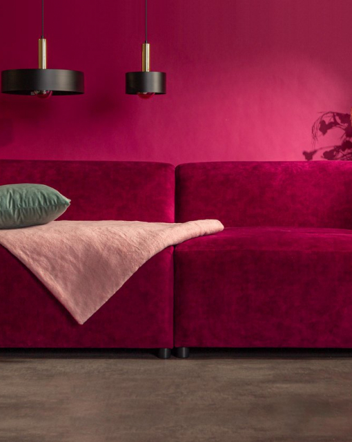 Sofy do salonu - najmodniejsze kolory mebli tapicerowanych w 2023 roku