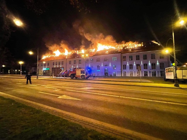Ełk. Duży pożar przy ul. Mickiewicza 