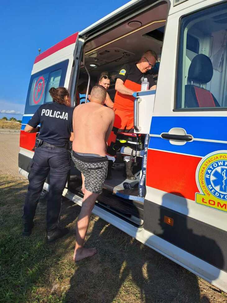 Grajewo. Policjant uratował tonącego mężczyznę