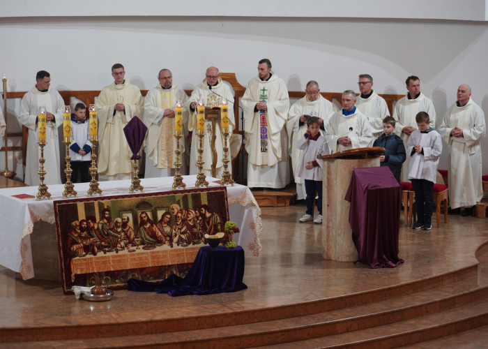 Celebrowanie liturgii Świętego Triduum Paschalnego
