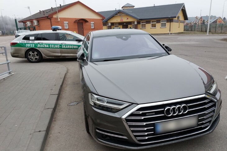 Odzyskali audi A8 na trasie S61