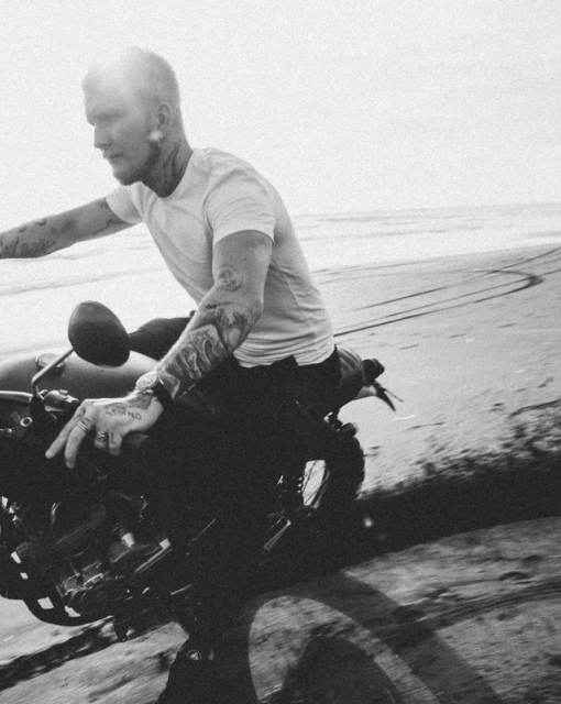 Dlaczego jakościowa odzież motocyklowa jest ważna dla miłośników jednośladów? Co wyróżnia dobre rękawice motocyklowe?