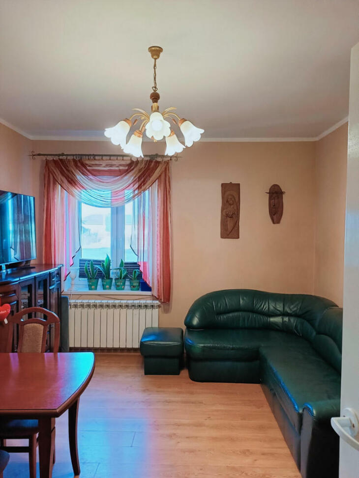 Na sprzedaż umeblowane mieszkanie w Prostkach 74 m2, parter.