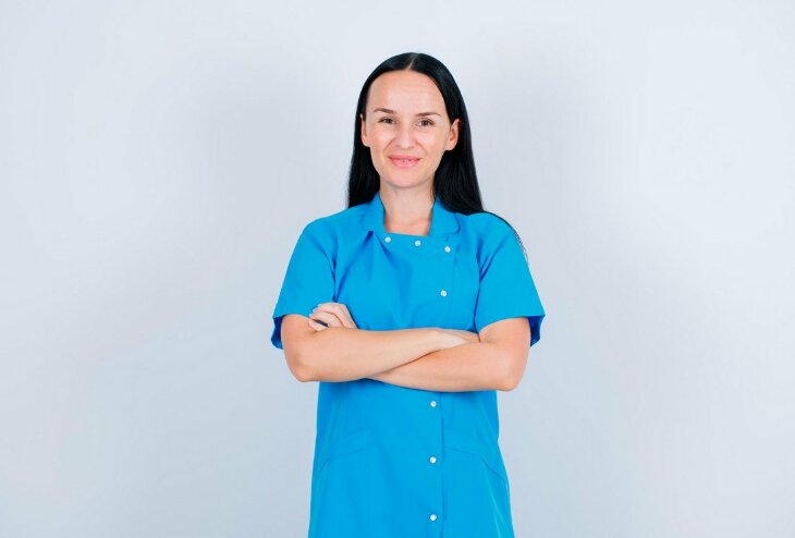 Mundurki medyczne - profesjonalizm, komfort i bezpieczeństwo w pracy służby zdrowia