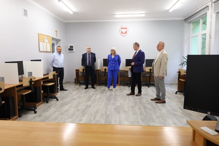 Nowy sprzęt komputerowy w ZS w Wojewodzinie