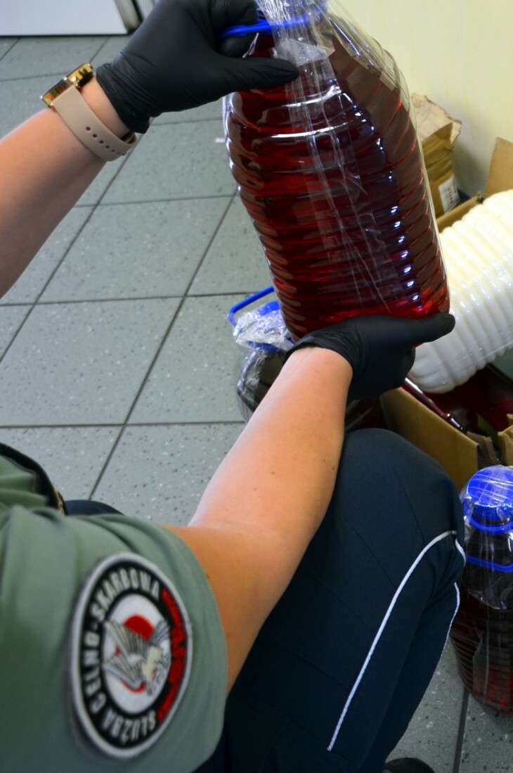 Przewoził niemal 130 l nielegalnego alkoholu