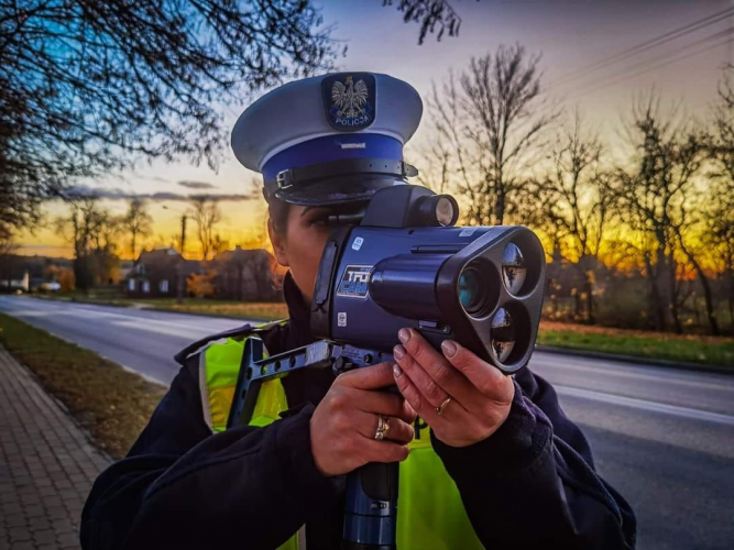 Tak, policjanci wyłapują kierowców z ruchu