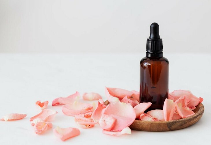 Jak czytać zapach? Dowiedz się o sztuce rozpoznawania nut perfum