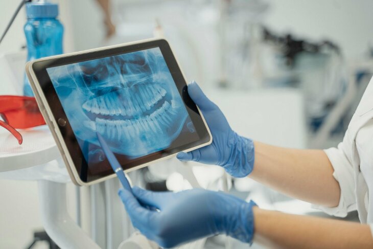 Stomatologia cyfrowa: jak technologia poprawia doświadczenia pacjentów 