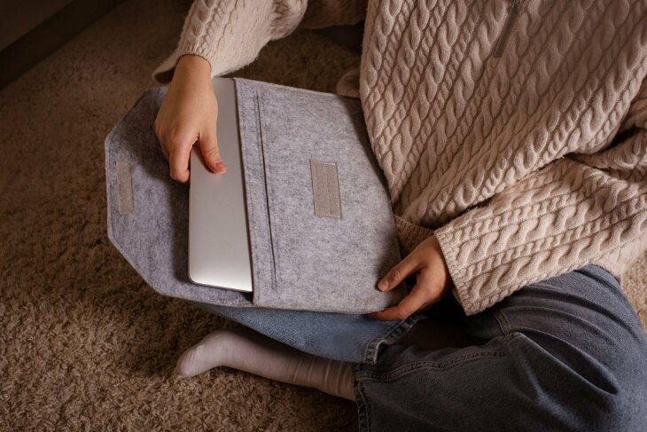 Pokrowce na laptopy: od nudnego dodatku do modnego akcesorium