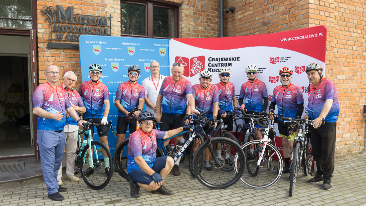 TEAM 4.  Aktywny wrzesień - w nowych koszulkach