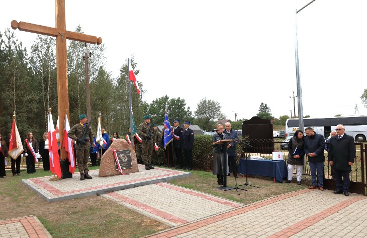 Odsłonięcie tablicy memoratywnej w Kapicach
