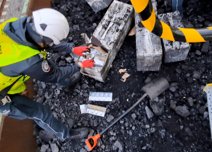 Papierosowa kontrabanda w pociągu towarowym