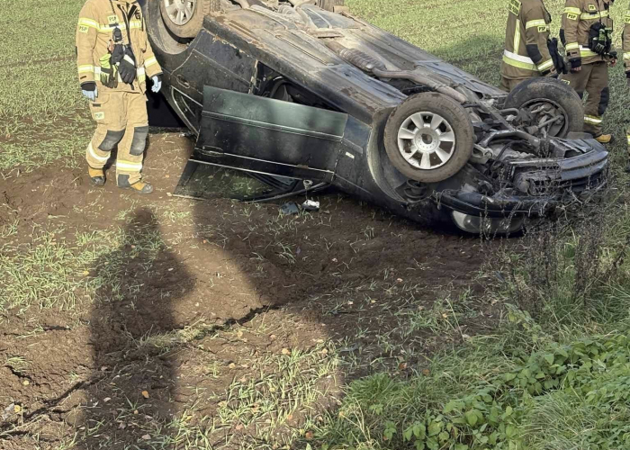 Auto wypadło z drogi
