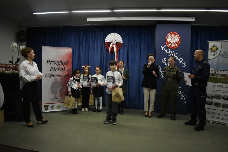 PRZEGLĄD PIEŚNI LEGIONOWYCH I PATRIOTYCZNYCH