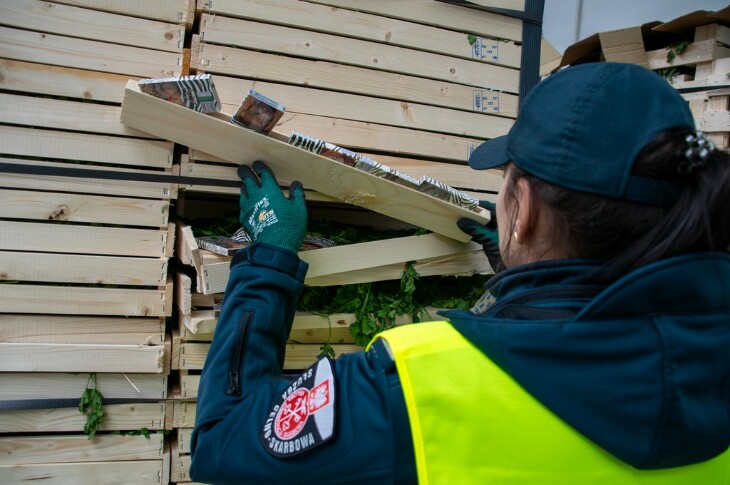 Przemyt 50 tys. paczek białoruskich papierosów