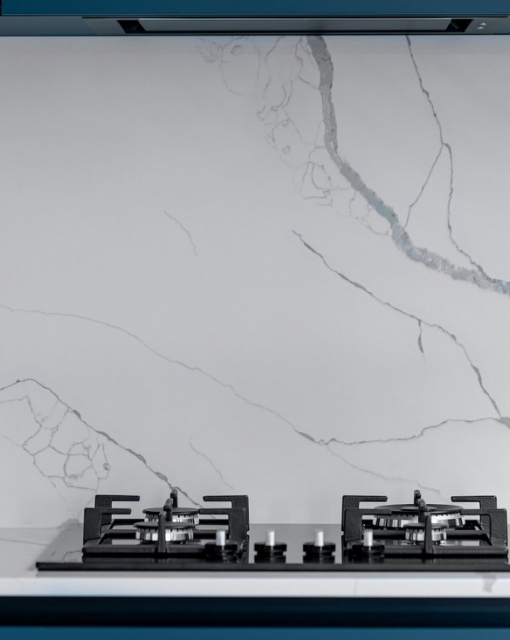 Kamień naturalny w kuchni - ponadczasowa inwestycja w styl i funkcjonalność