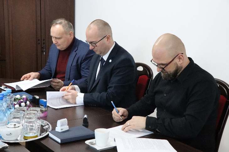 Podpisanie umowy na odbiór odpadów w Mieście Grajewo