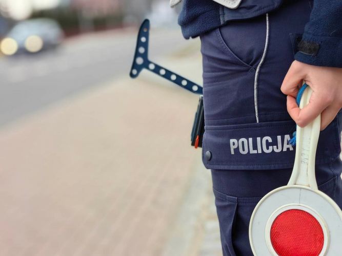 31-latek stracił prawo jazdy i dostał 2000 zł mandatu