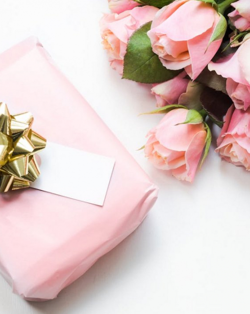 Czy podarowanie perfum damskich w prezencie to dobry pomysł?