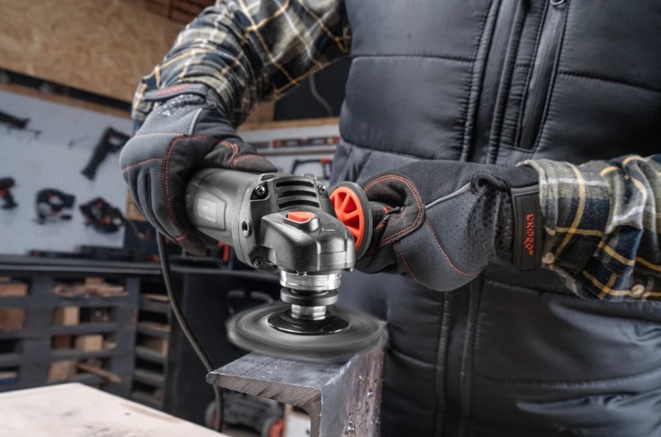 Do jakich zadań potrzebna jest szlifierka kątowa?