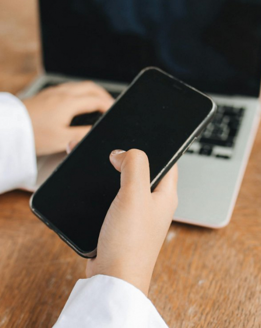 Od wizyty za kilka miesięcy do konsultacji online. Jak zmienia się podejście do zdrowia