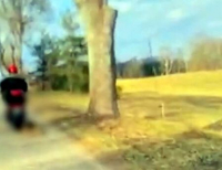 Ciągnął psa za motorowerem, zwierzę nie przeżyło